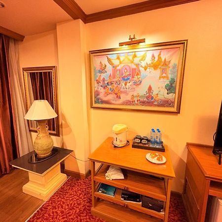 Taksilahotel Maha Sarakham Exterior foto
